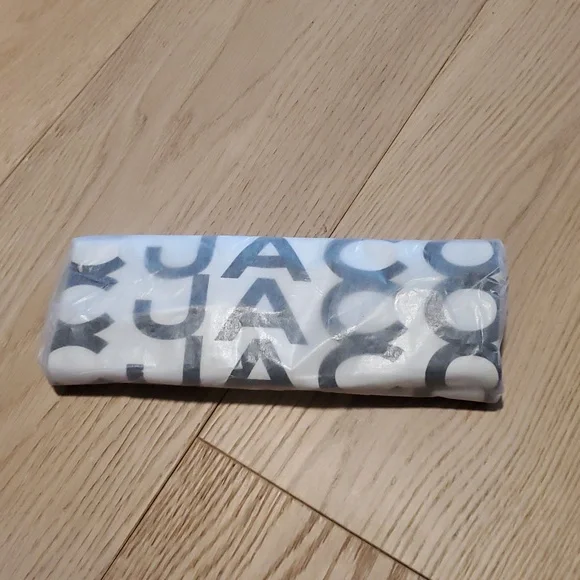 MARC JACOBS The Leather Small Hot Pink Tote Bag NWT - Picture 9 of 14